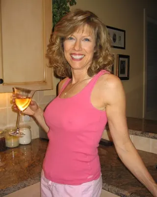 Nicole, 57 ans, cougar à Dijon