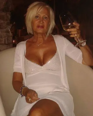 Roseline, 52 ans, cougar à Rennes
